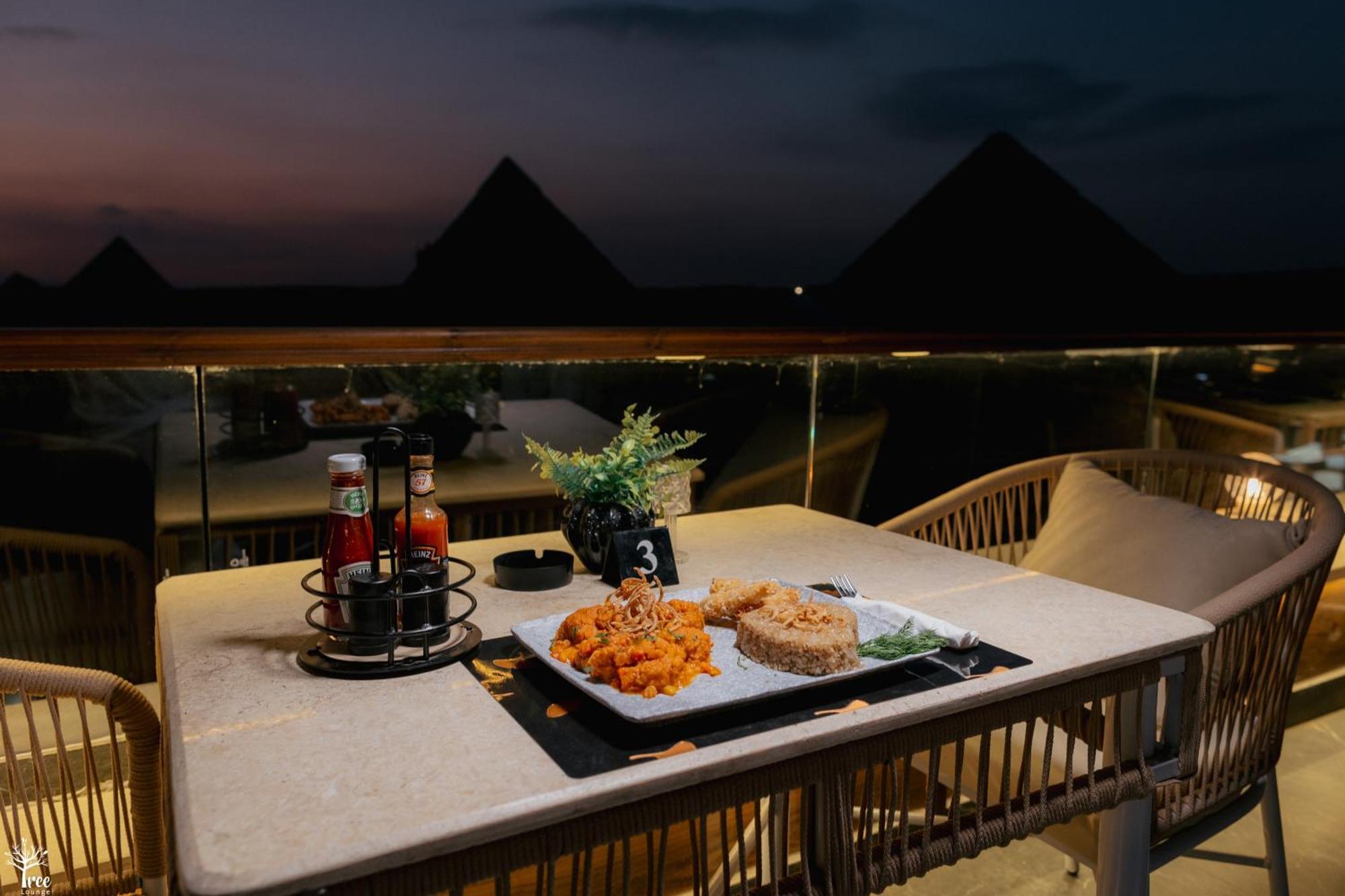 Shadow Pyramids Suites And Jacuzzi Kafret el-Gabal Eksteriør billede