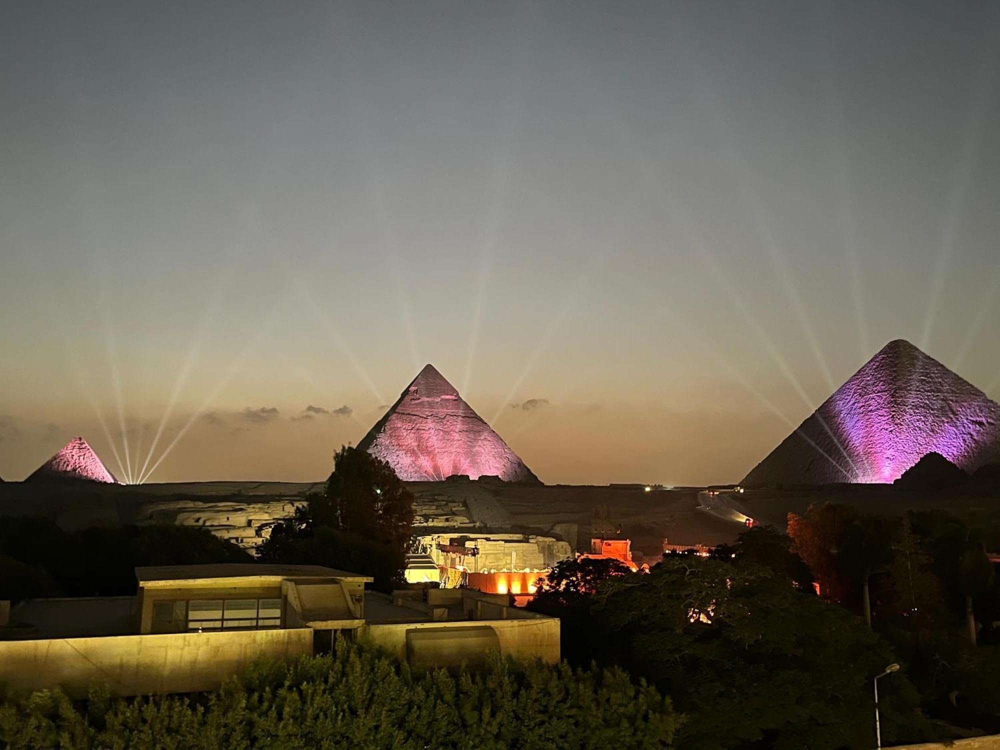 Shadow Pyramids Suites And Jacuzzi Kafret el-Gabal Eksteriør billede